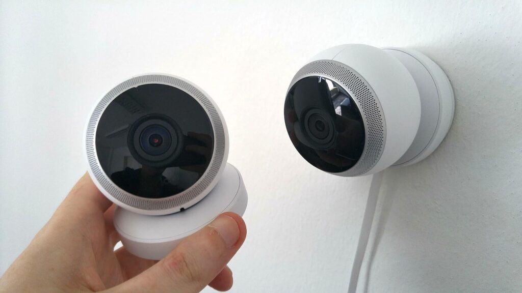 घर में लगाना चाहते हैं DVR Camera तो जानिये की 4 HD DVR Camera लगाने में आपको कुल कितना खर्च होगा, खुद से भी लगा सकते हैं 